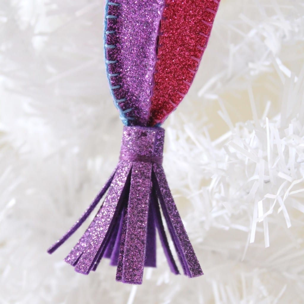 Christmas Bauble Tutorial from Molly and Mama