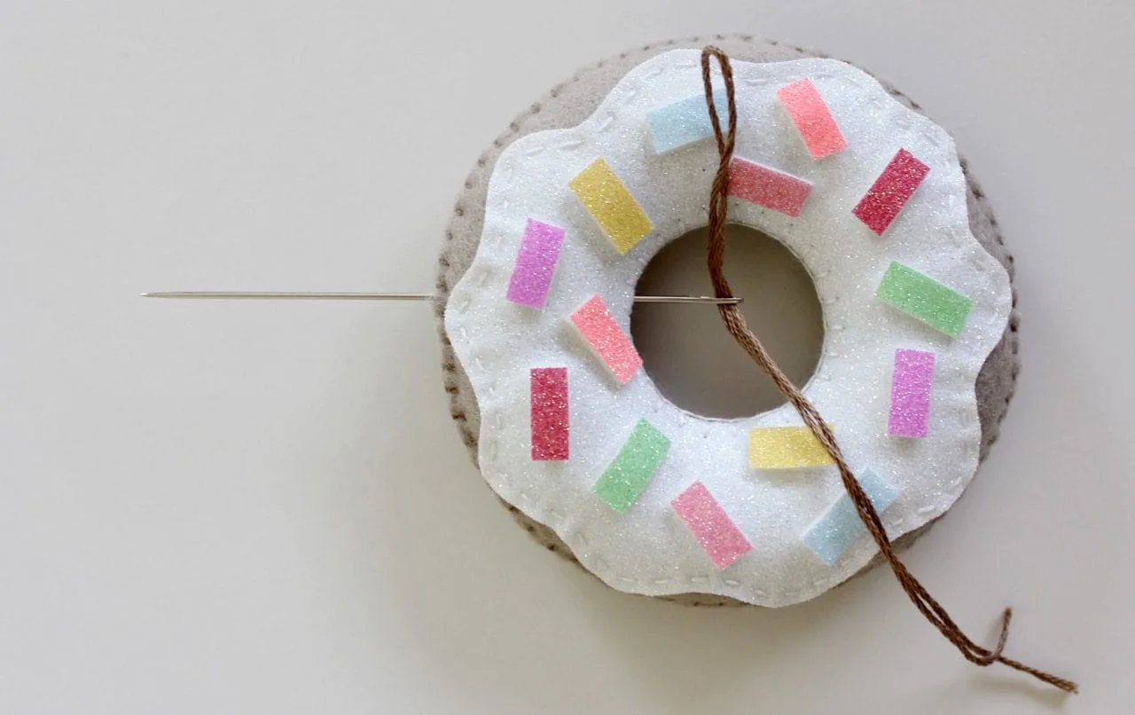 felt-donuts-from-molly-and-mama-11