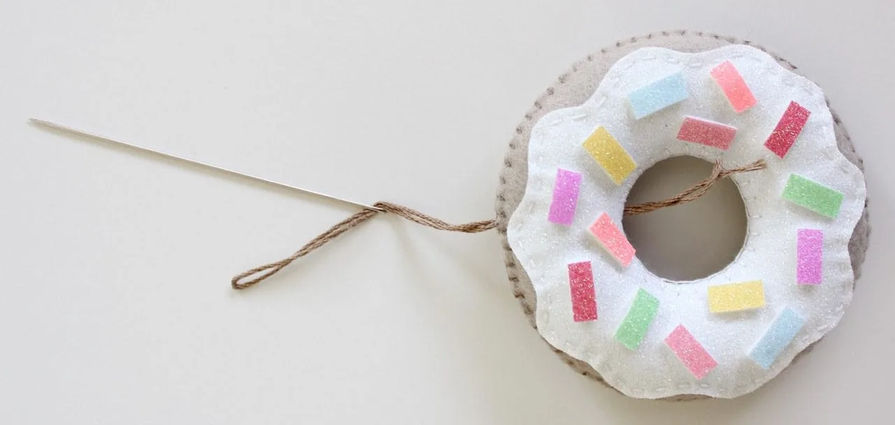 felt-donuts-from-molly-and-mama-12