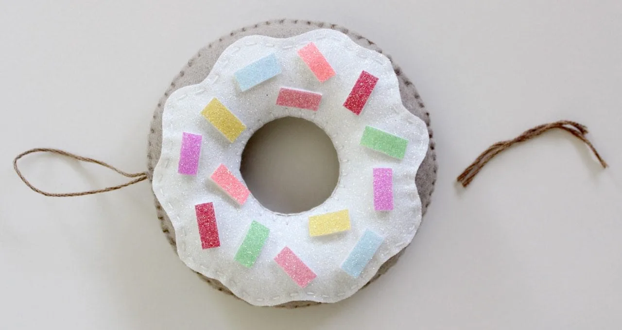 felt-donuts-from-molly-and-mama-15
