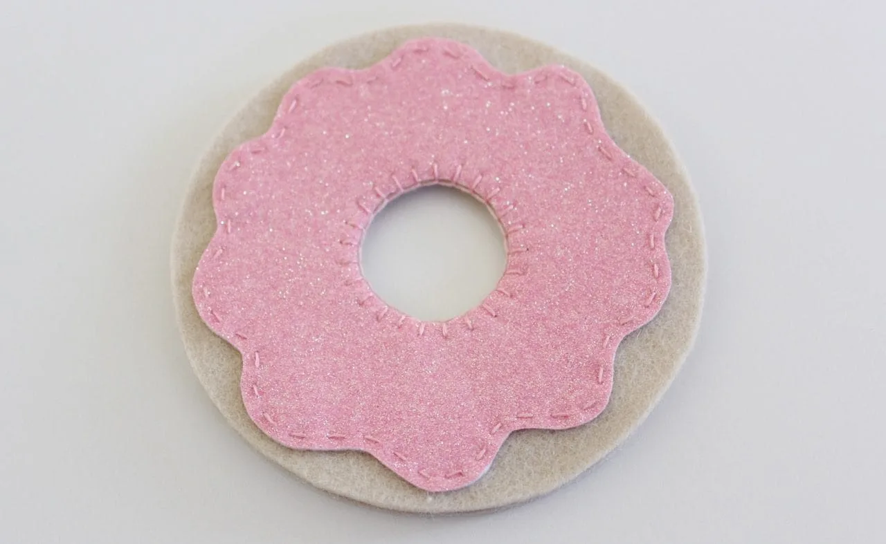 felt-donuts-from-molly-and-mama-4