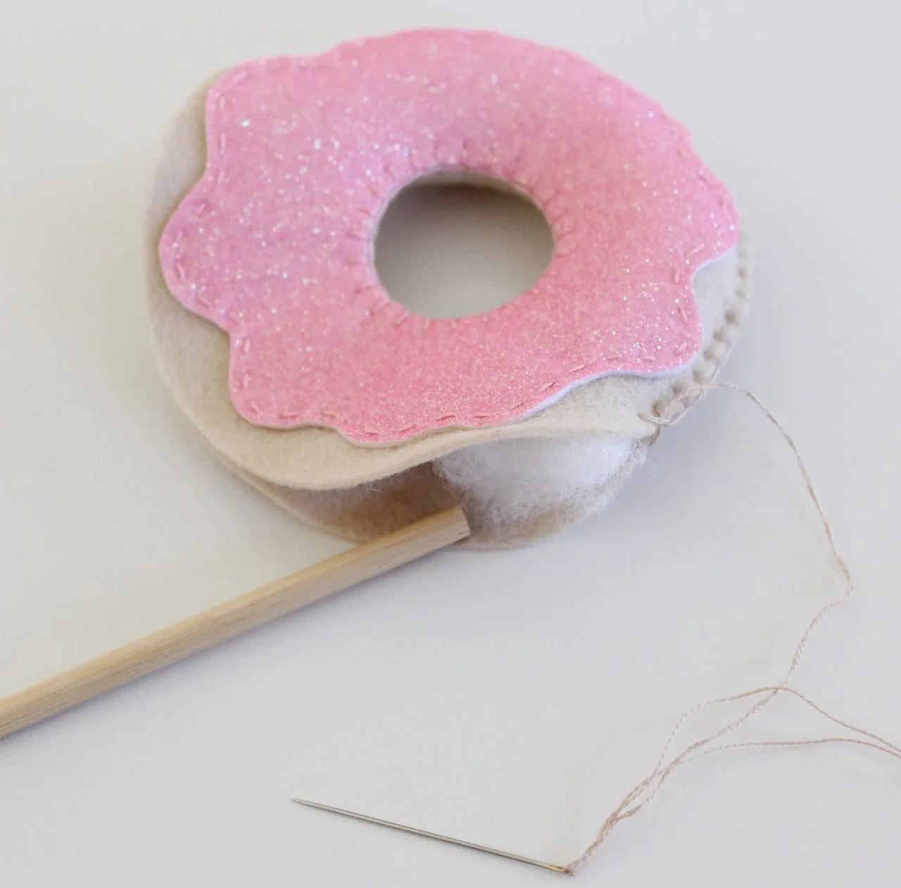 felt-donuts-from-molly-and-mama-5