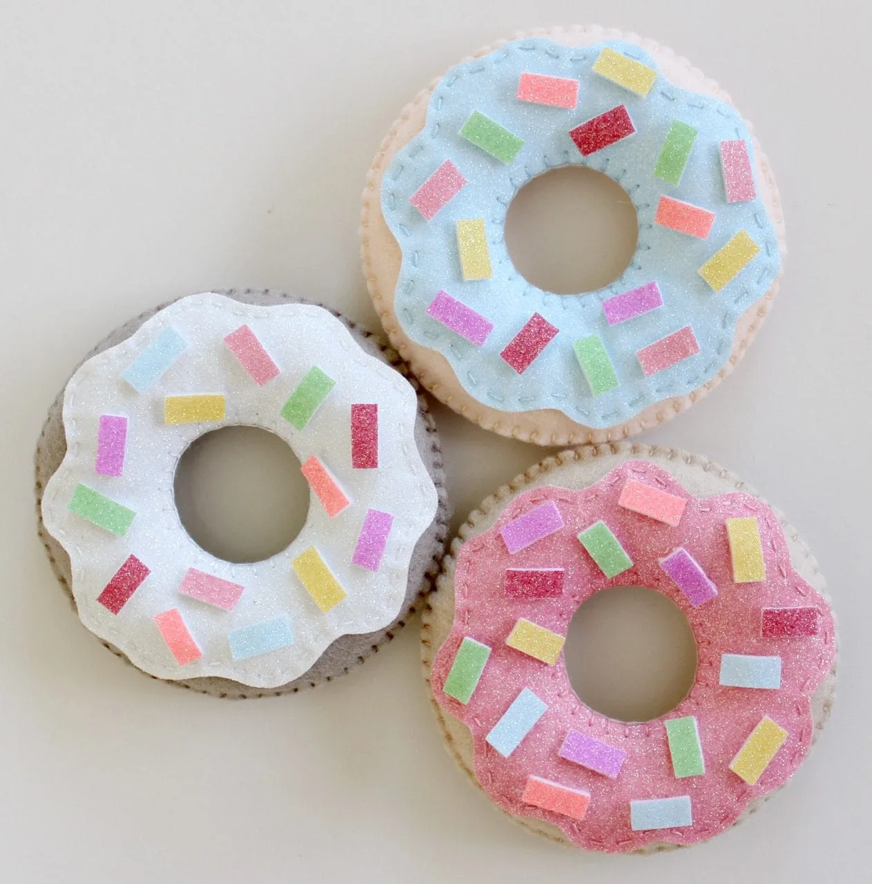 felt-donuts-from-molly-and-mama-9